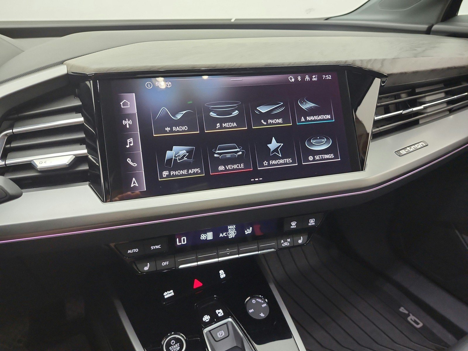 Used 2024 Audi Q4 e-tron Premium Plus AWD/4WD image 10