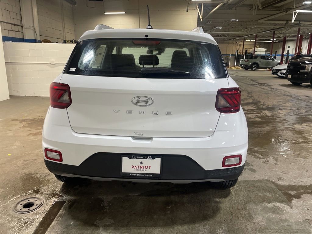 New 2025 Hyundai Venue SEL image 7