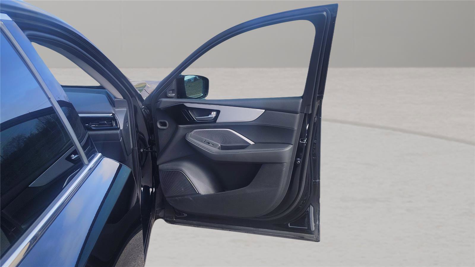 Certified 2025 Acura MDX SH-AWD image 17