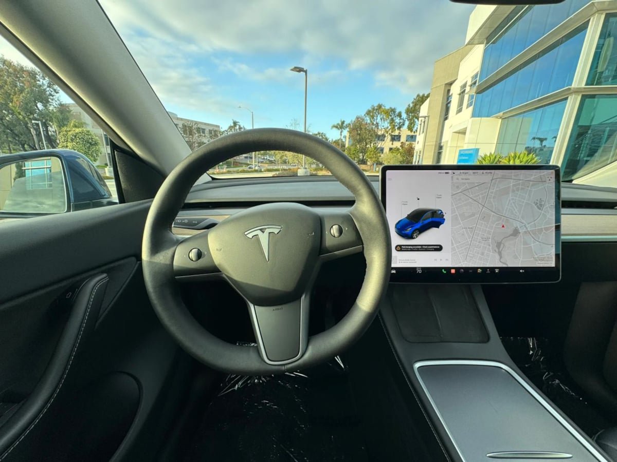 Used 2023 Tesla Model Y Long Range AWD/4WD image 16