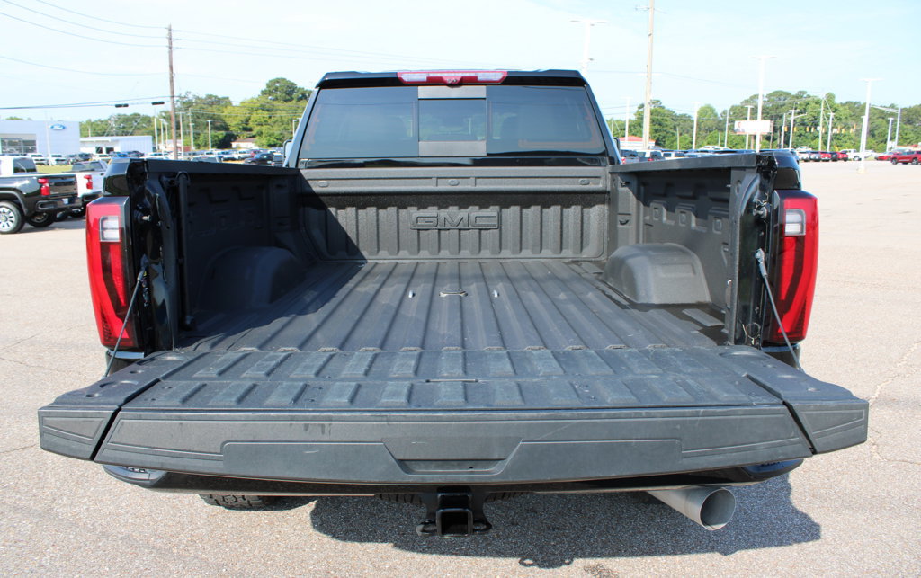 Used 2025 GMC Sierra 2500 Denali w/ Denali Reserve Package AWD/4WD image 8