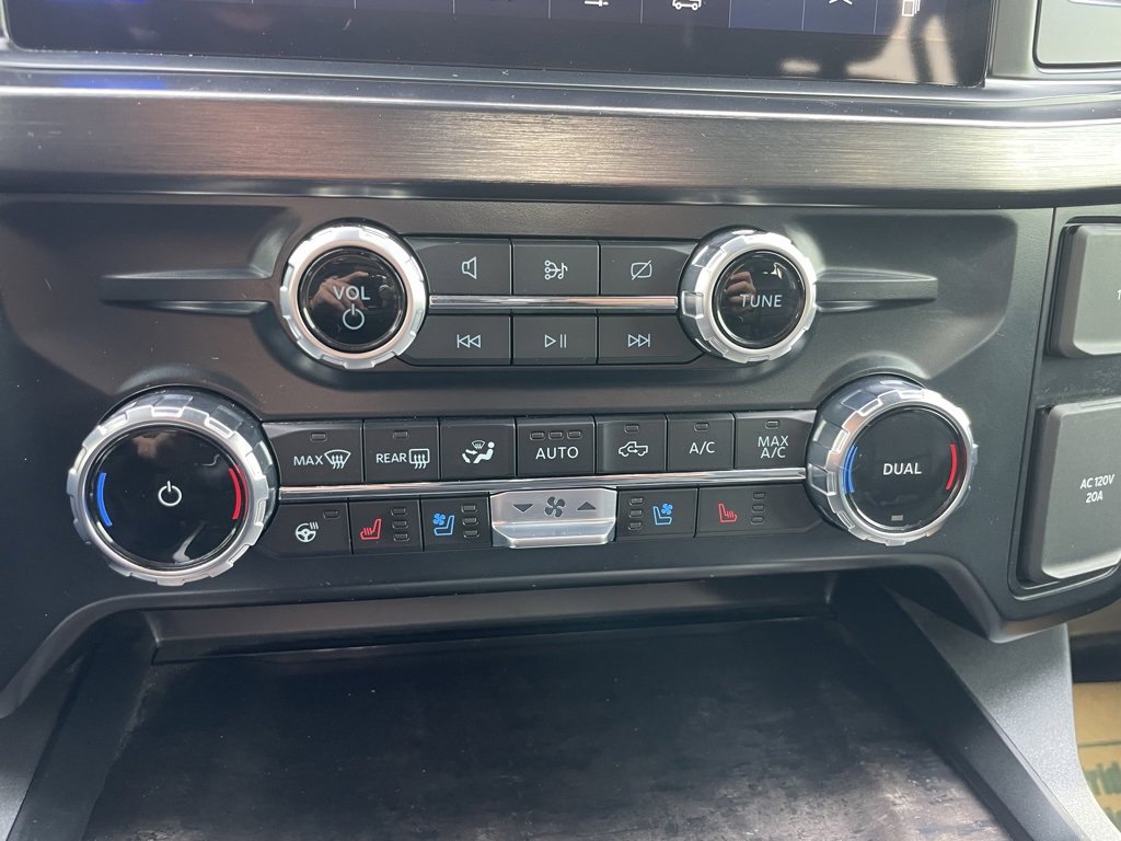 Used 2023 Ford F350 Lariat w/ Lariat Ultimate Package image 11