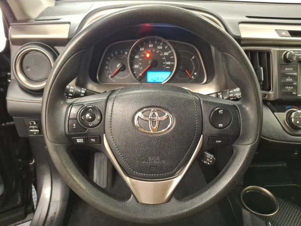 Used 2013 Toyota RAV4 XLE image 17