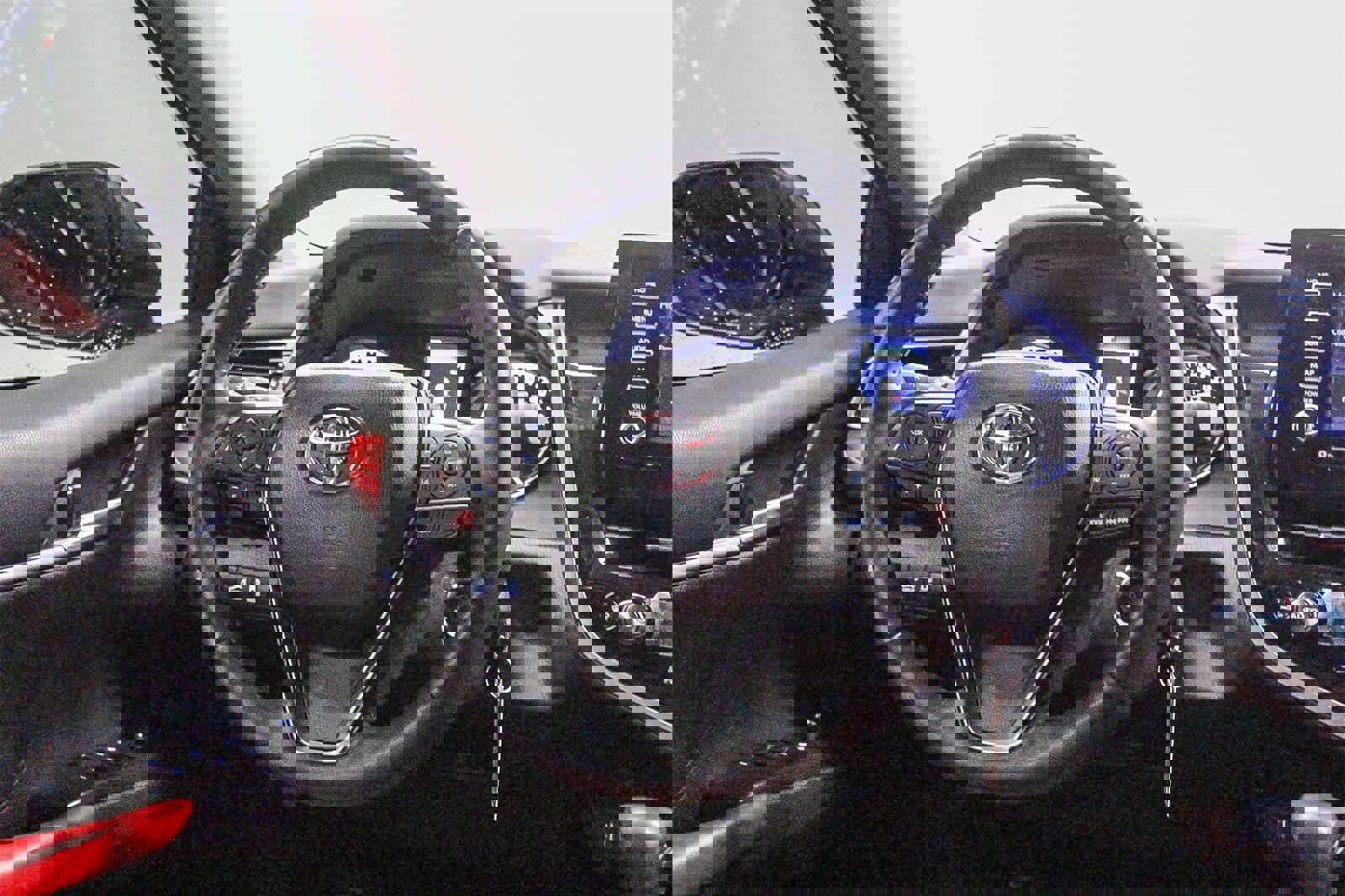 Used 2023 Toyota Camry SE image 16