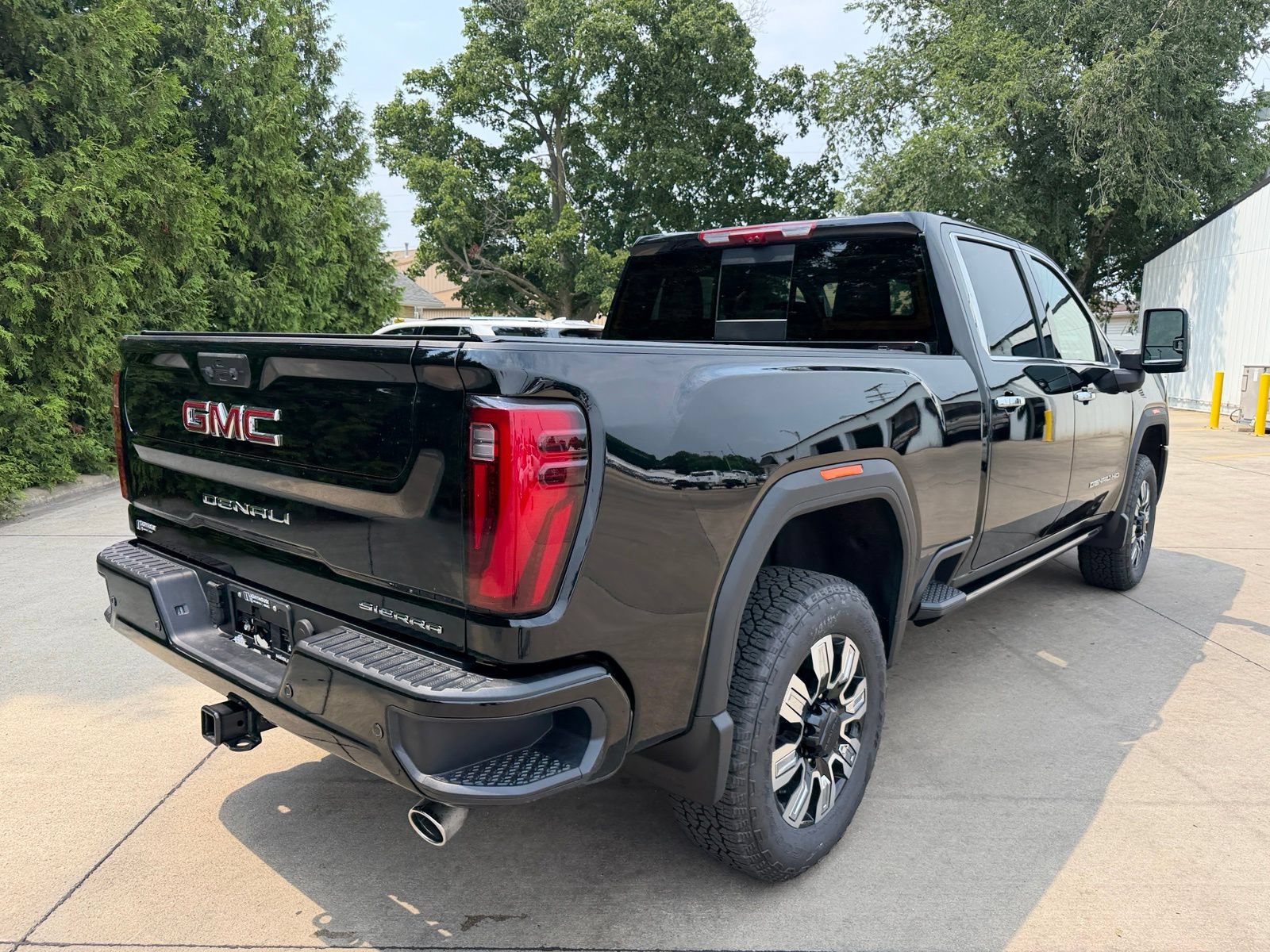 New 2026 GMC Sierra 3500 Denali w/ Denali Reserve Package AWD/4WD image 31