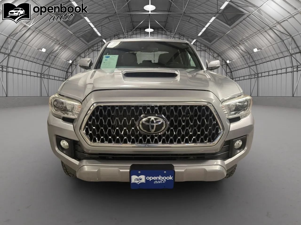 Used 2019 Toyota Tacoma TRD Sport AWD/4WD image 2