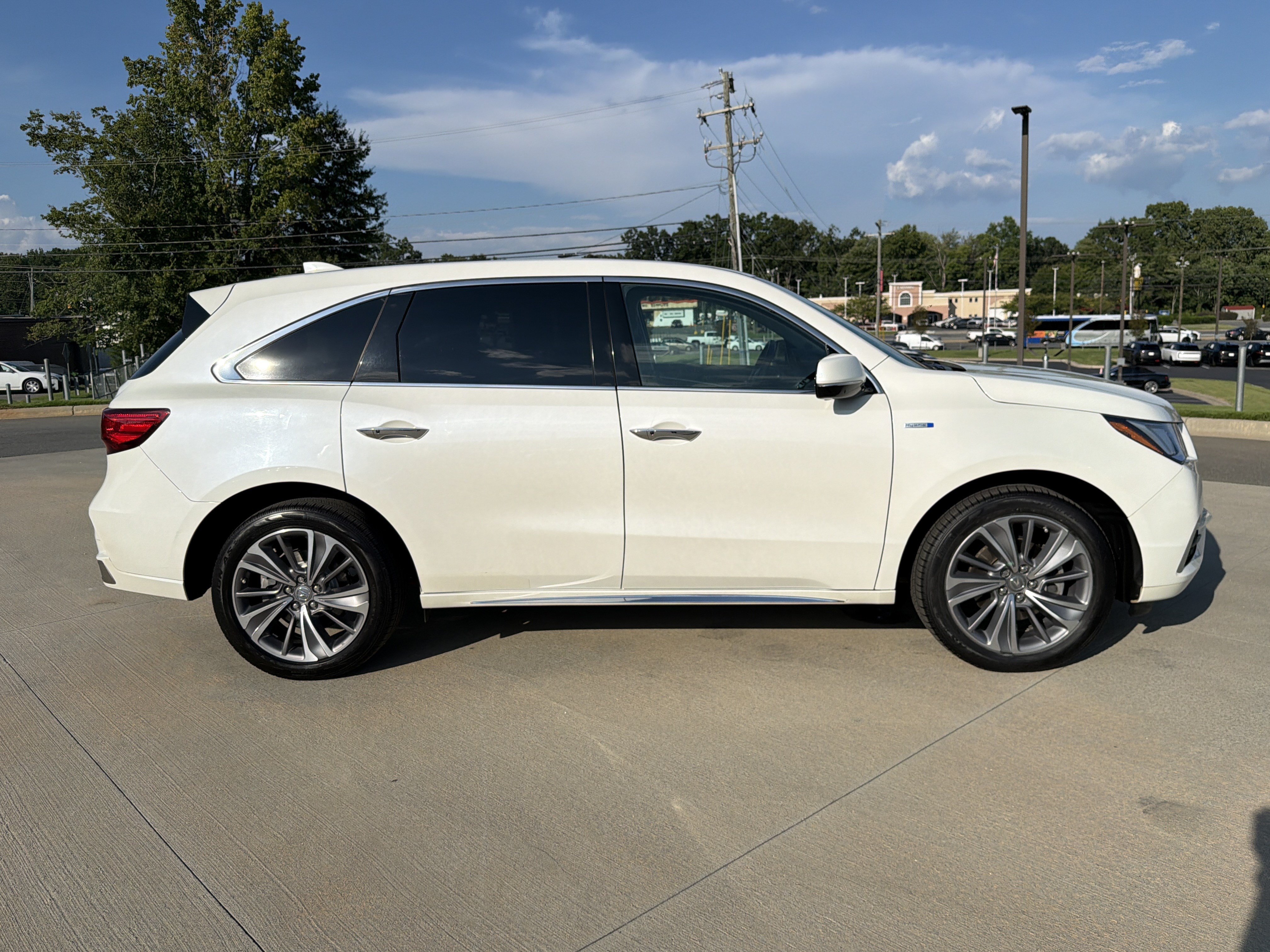 Used 2017 Acura MDX w/ Technology Package AWD/4WD image 32