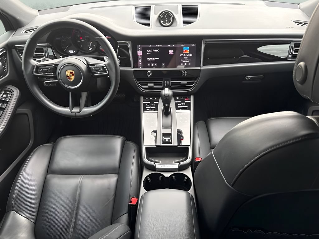 Used 2022 Porsche Macan AWD/4WD image 16