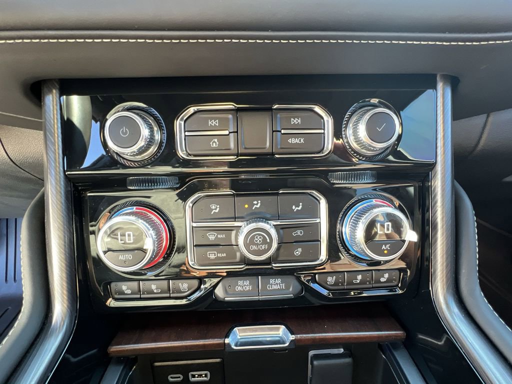Used 2023 GMC Yukon XL Denali Ultimate image 11