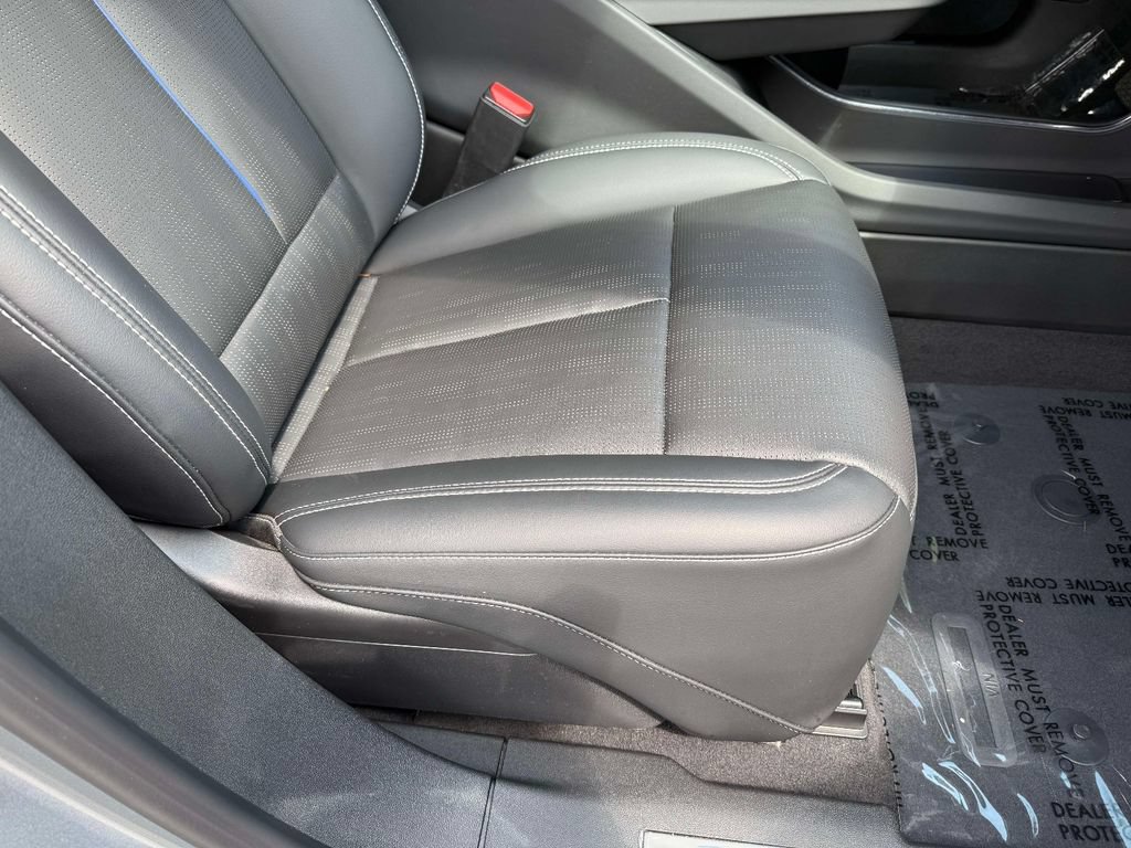 Used 2024 Cadillac Lyriq Luxury AWD/4WD image 15