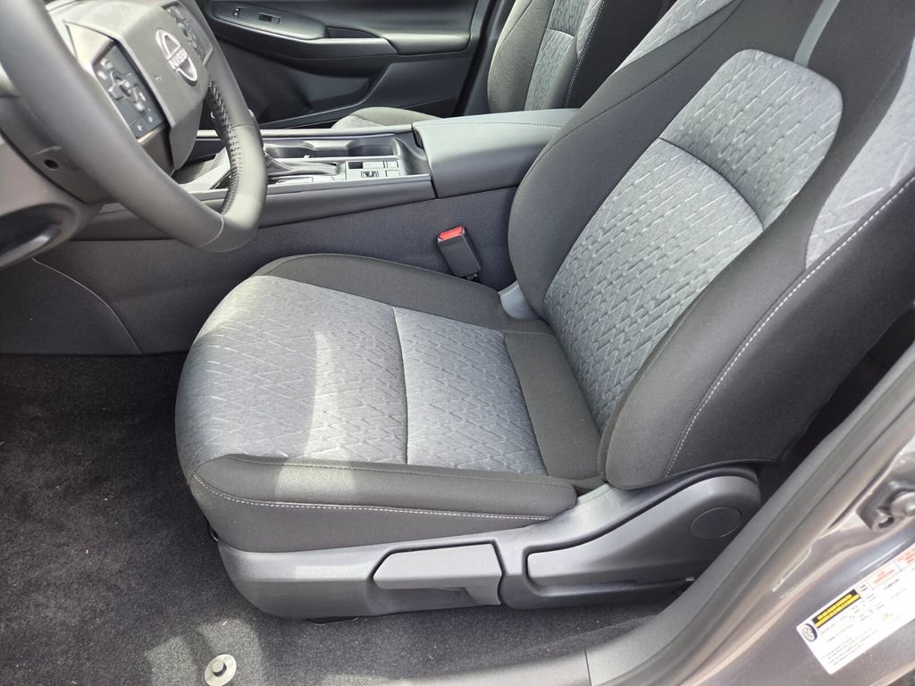 Used 2026 Nissan Sentra SV w/ SV Convenience Package FWD image 10