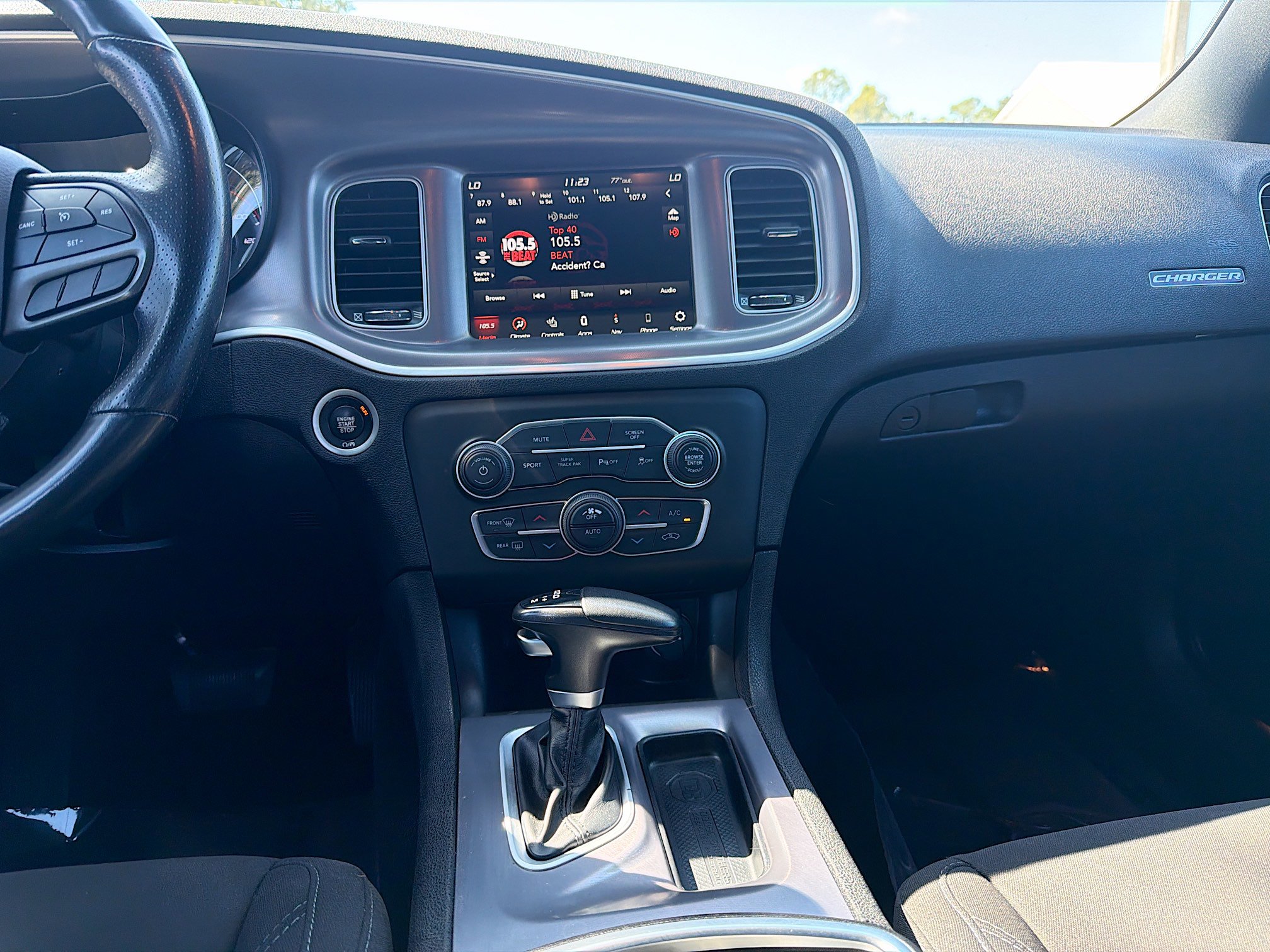 Used 2022 Dodge Charger SXT w/ Driver Convenience Group image 18