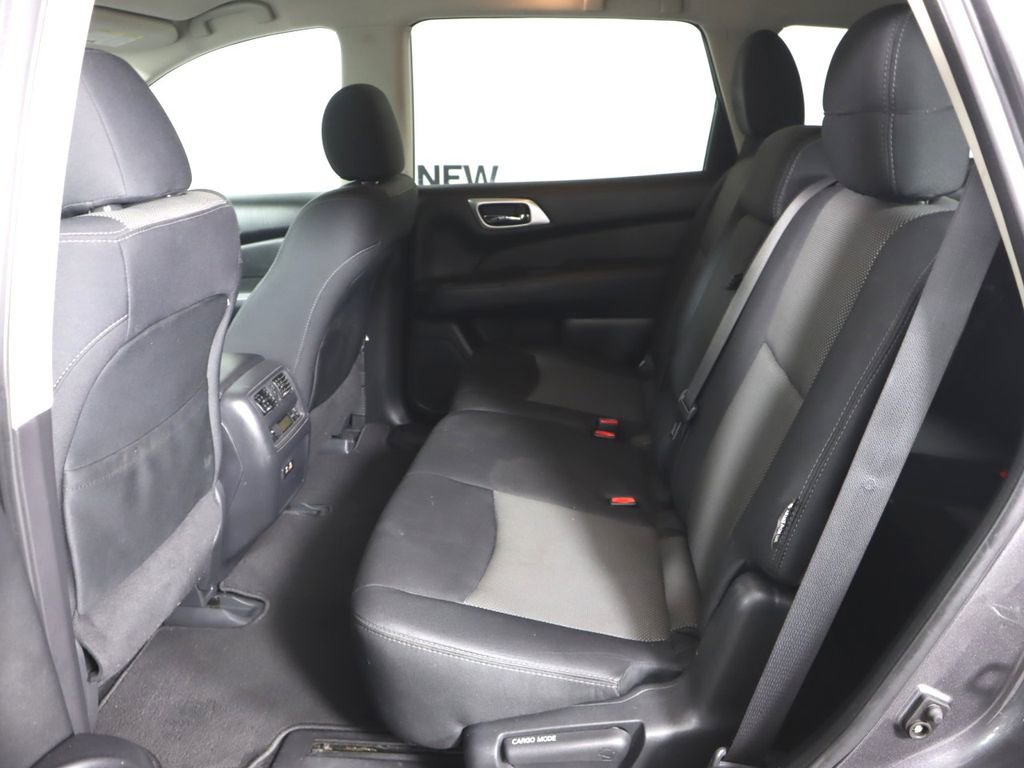 Used 2019 Nissan Pathfinder S image 25