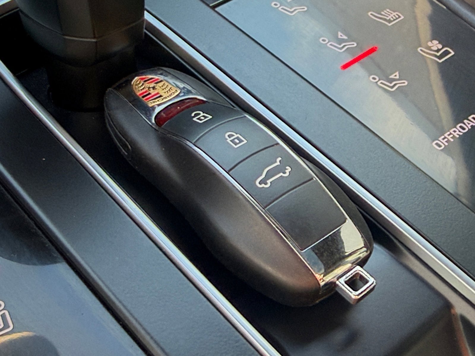 Certified 2023 Porsche Macan S image 42