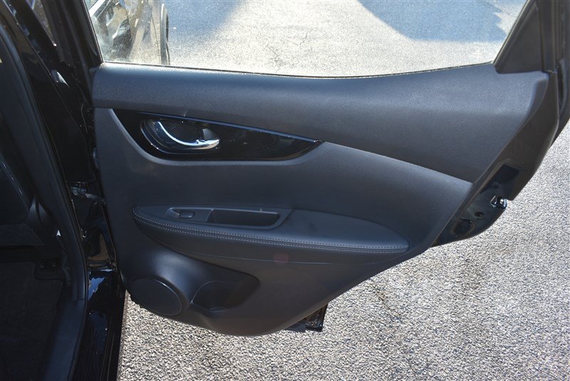 Used 2022 Nissan Rogue Sport SL AWD/4WD image 25