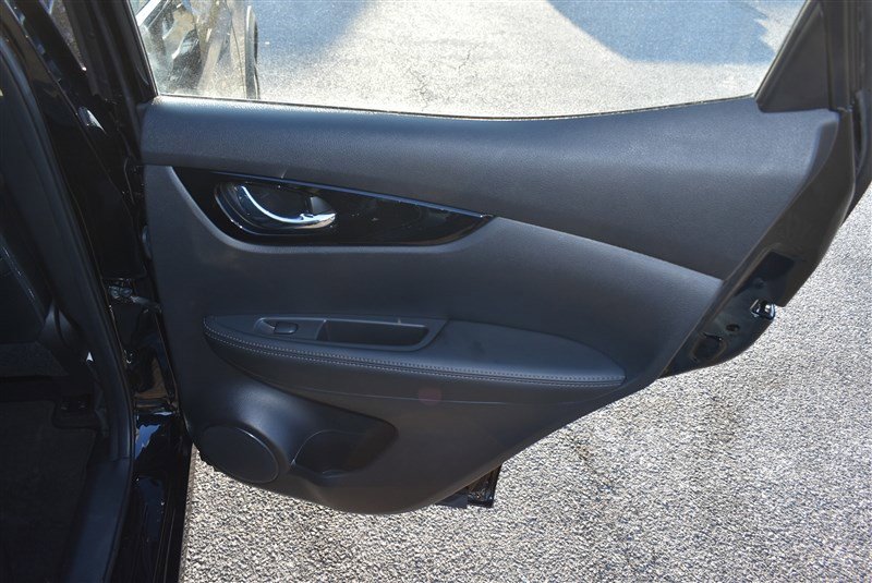 Used 2022 Nissan Rogue Sport SL image 25