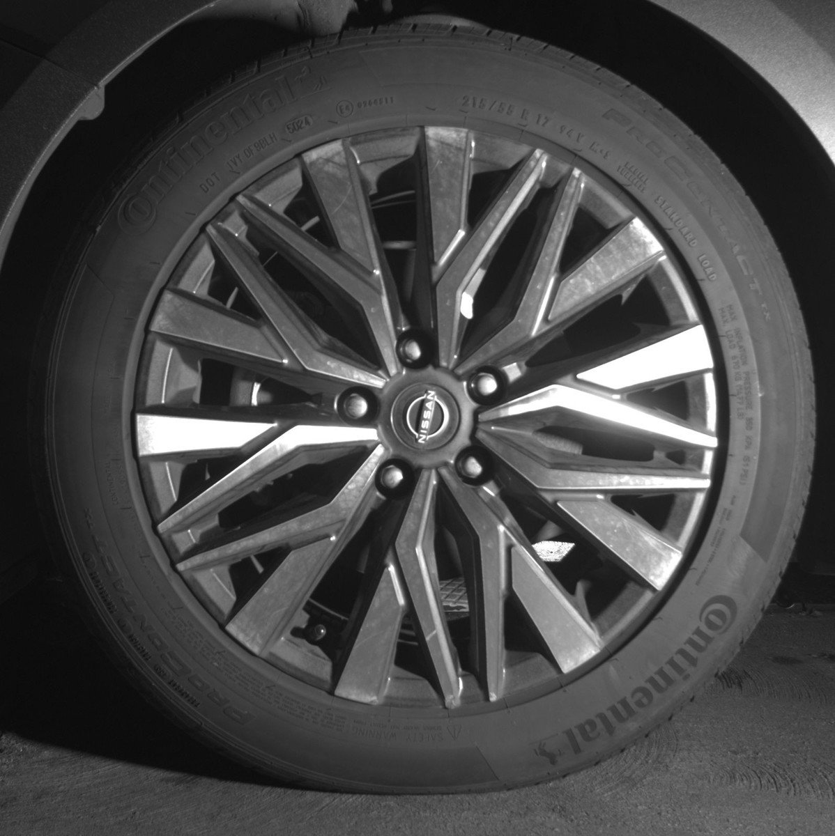 Used 2025 Nissan Altima 2.5 SV FWD image 12