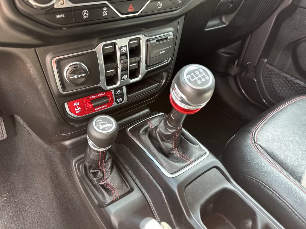 Used 2023 Jeep Wrangler Unlimited Rubicon w/ LED Lighting Group AWD/4WD image 31
