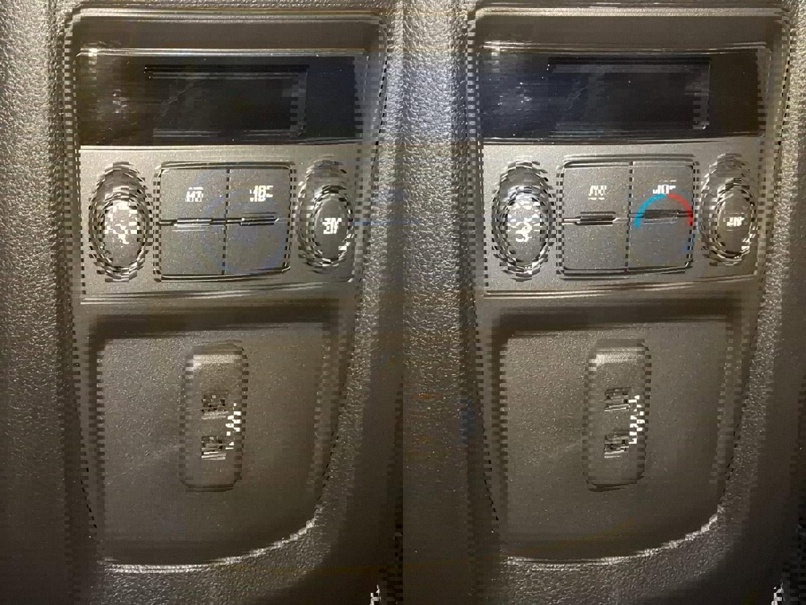 Certified 2024 Buick Enclave Essence image 17