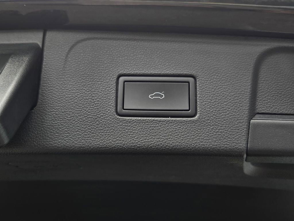 Used 2022 Volkswagen Atlas SEL image 32