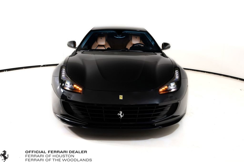 Used 2018 Ferrari GTC4Lusso image 9