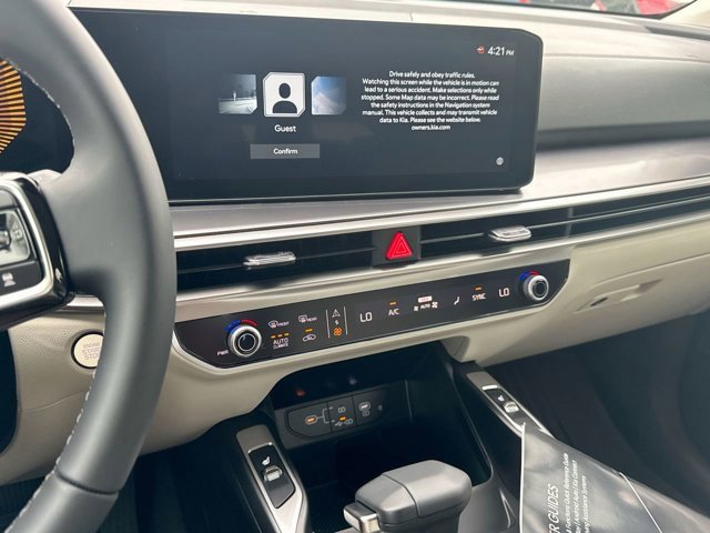 Used 2025 Kia Sorento S image 14