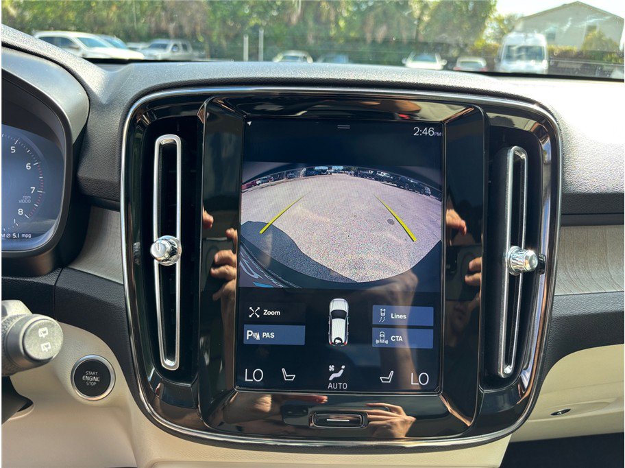 Used 2020 Volvo XC40 T5 Inscription w/ Protection Package image 31