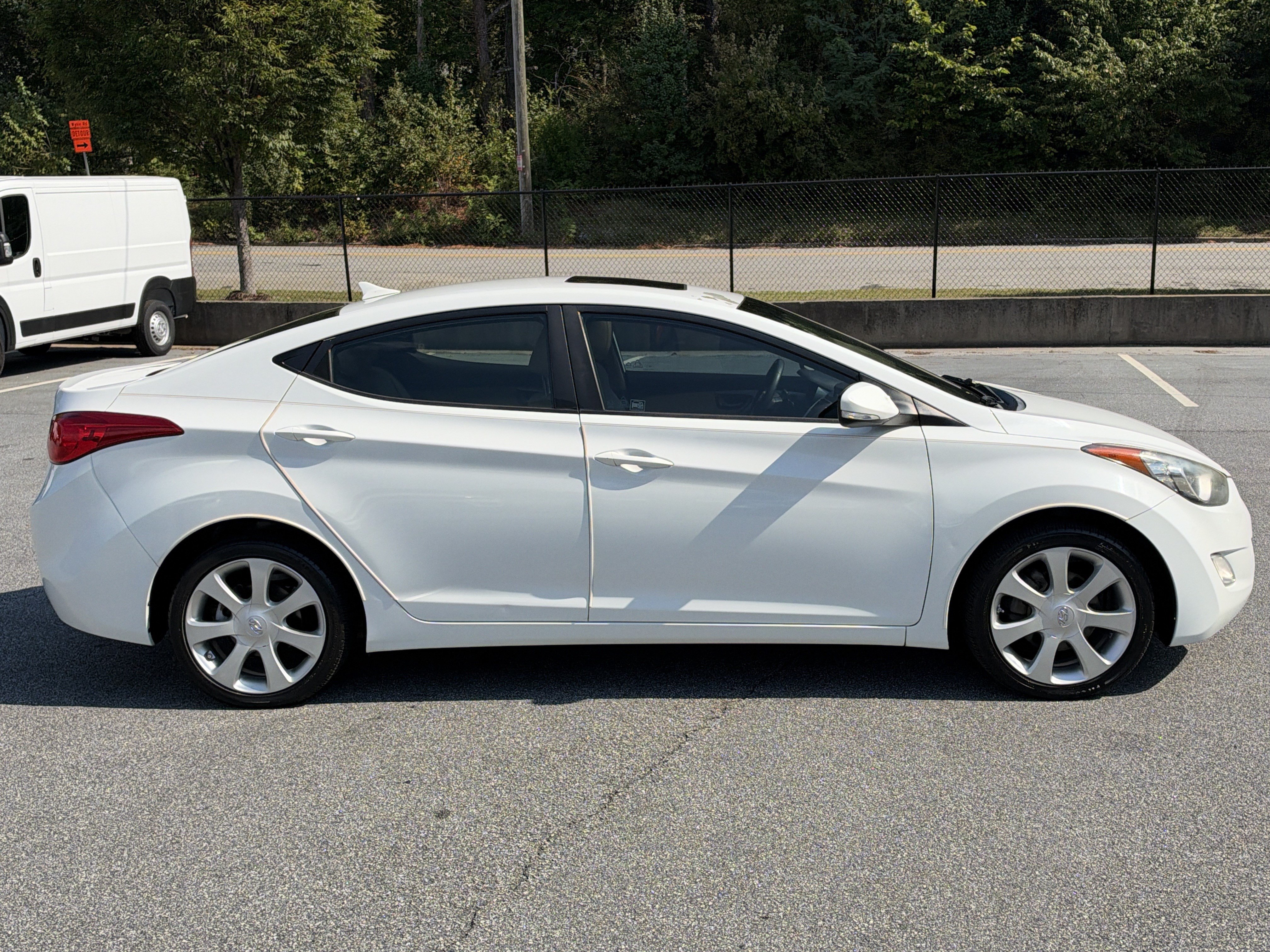 Used 2012 Hyundai Elantra Limited FWD image 9