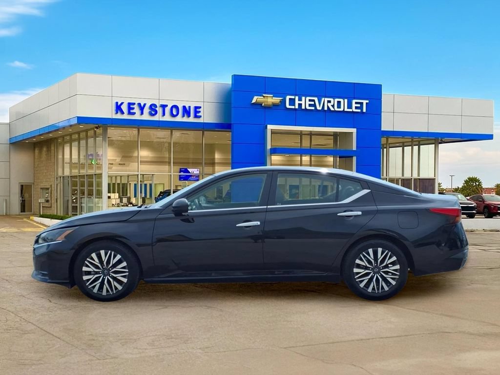 Used 2025 Nissan Altima 2.5 SV FWD image 4