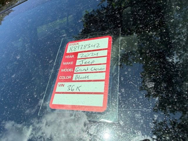 Used 2024 Jeep Grand Cherokee L Altitude AWD/4WD image 5