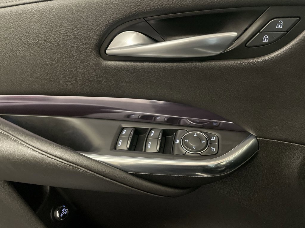 Used 2023 Cadillac XT4 Luxury image 16