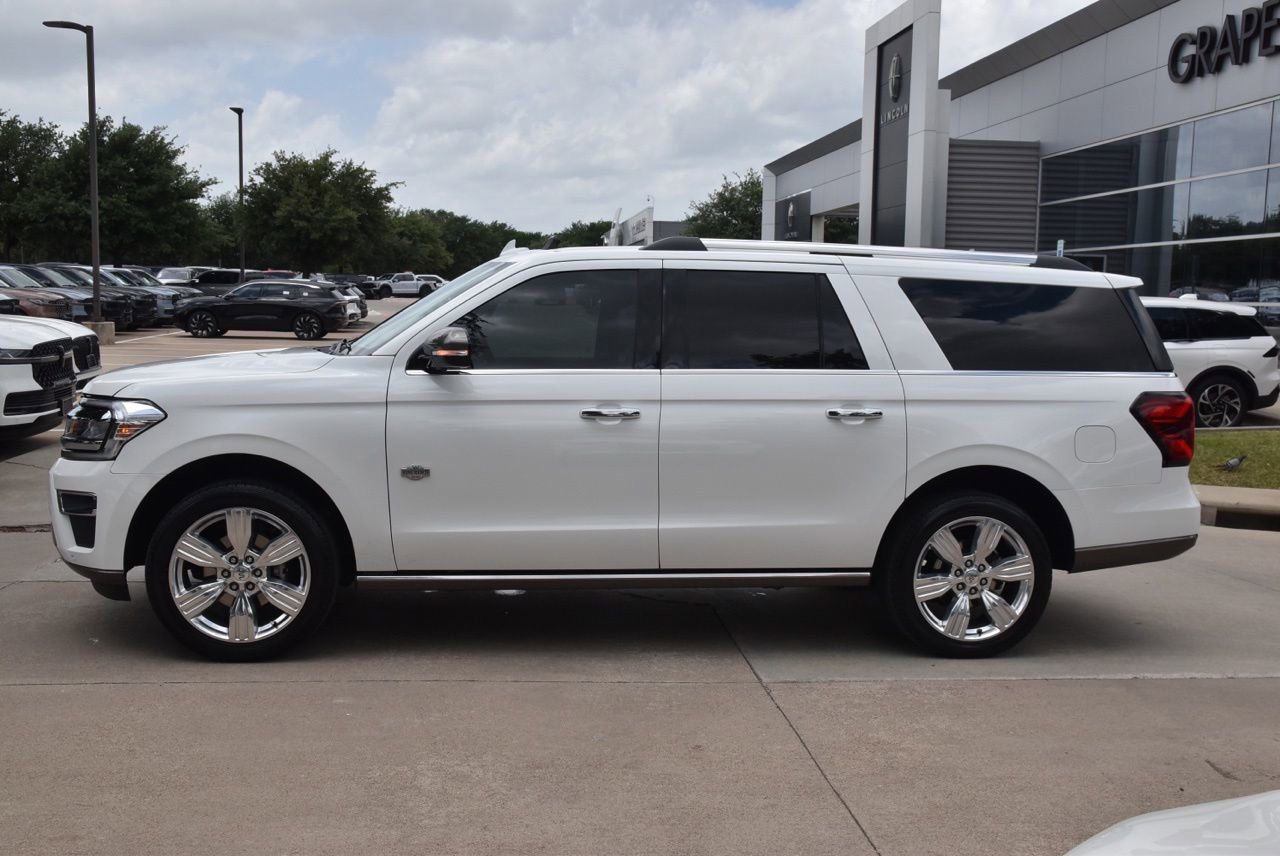 Used 2024 Ford Expedition Max King Ranch RWD image 12