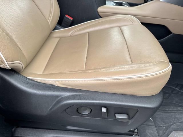 Used 2021 Chevrolet Suburban Premier w/ Premium Package image 16