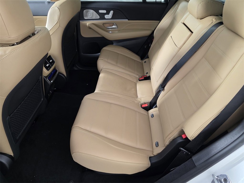 New 2026 Mercedes-Benz GLS 580 4MATIC image 9