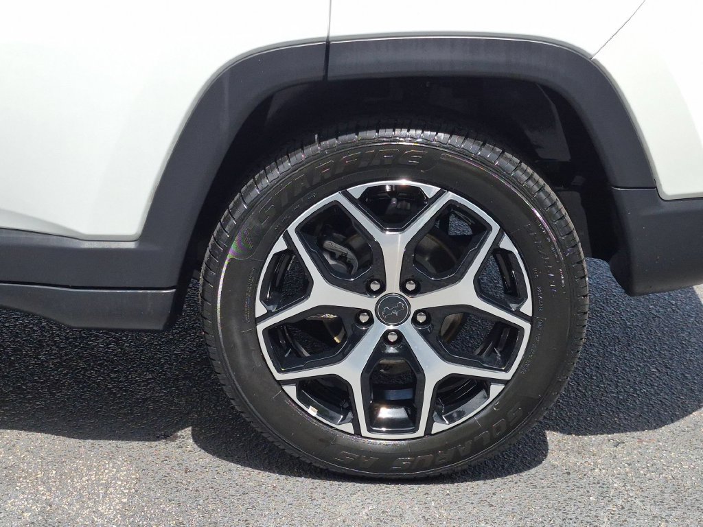 Used 2025 Jeep Compass Limited AWD/4WD image 35
