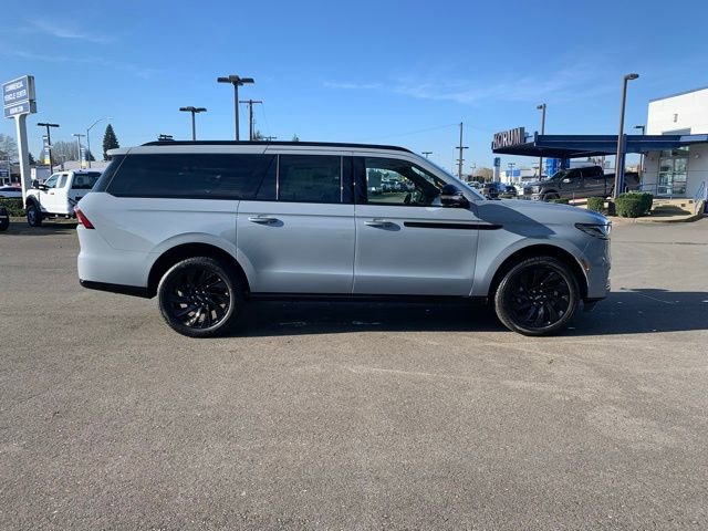 New 2026 Lincoln Navigator L Reserve w/ Jet Appearance Package image 9