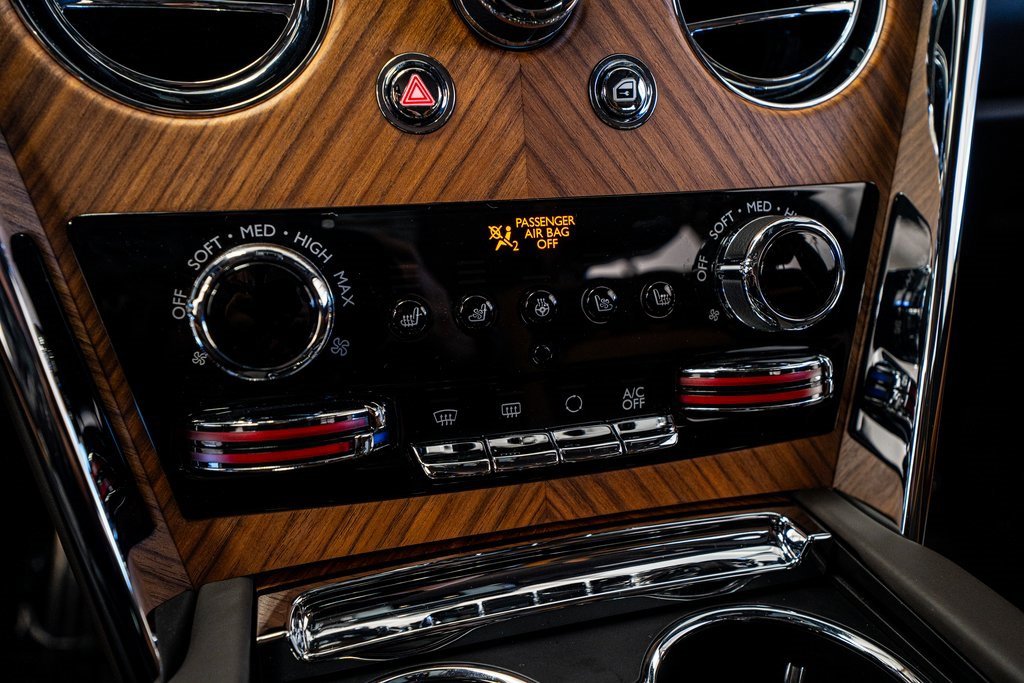 Used 2023 Rolls-Royce Cullinan w/ Cullinan Package image 52