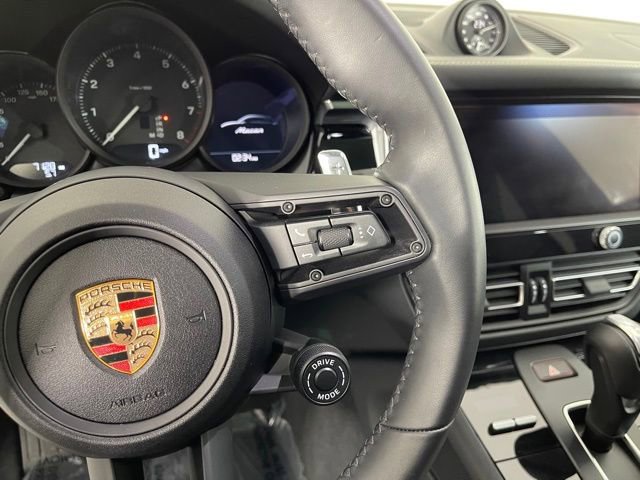 New 2025 Porsche Macan image 38
