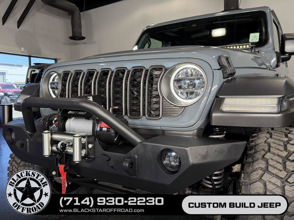 Used 2024 Jeep Wrangler Unlimited w/ Convenience Group AWD/4WD image 11