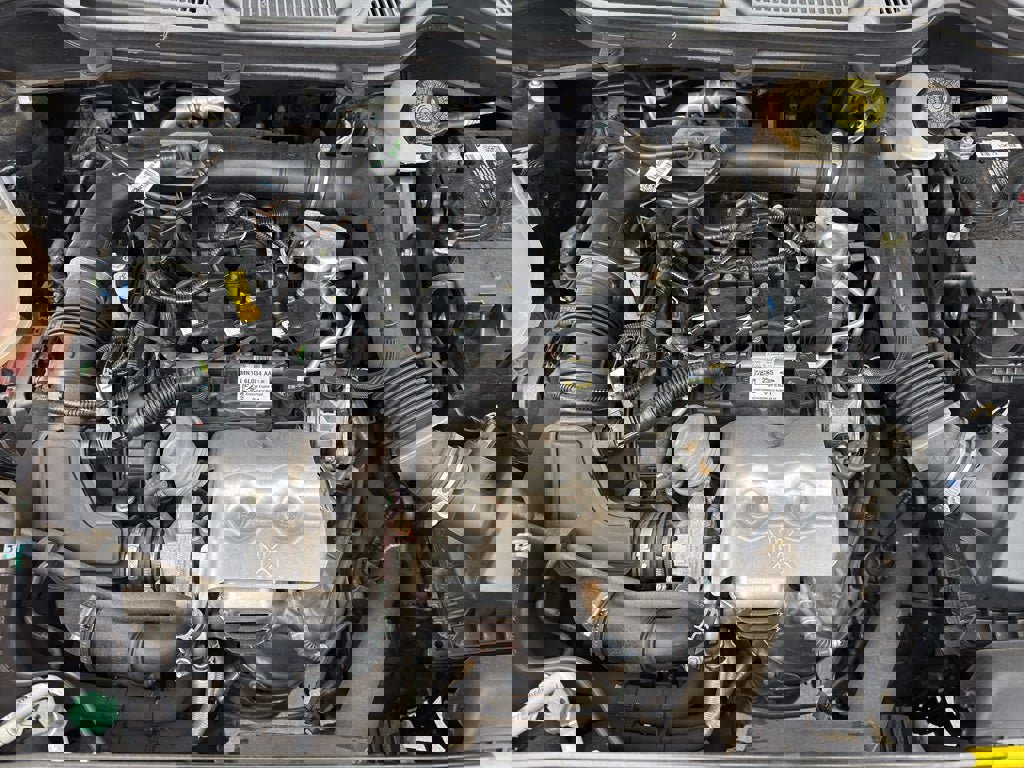 Used 2021 Ford EcoSport SE w/ SE Appearance Package image 32