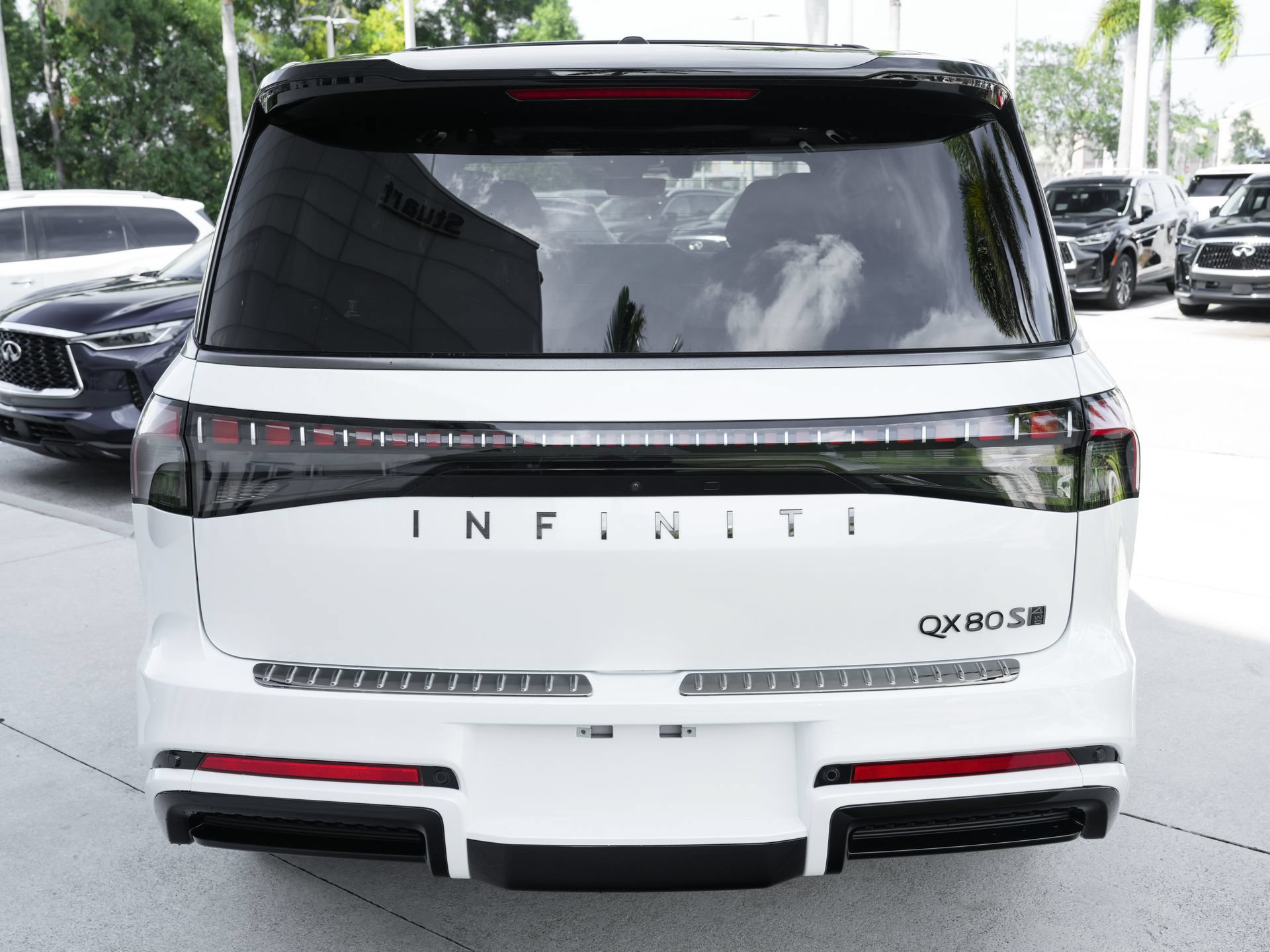 Used 2026 INFINITI QX80 4WD w/ Sport Exterior Package image 9
