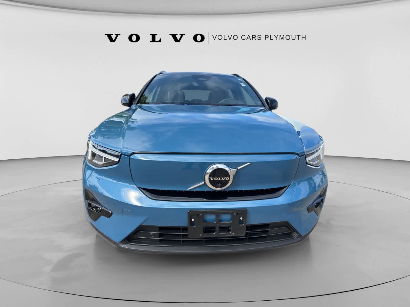 Used 2023 Volvo XC40 Recharge Plus w/ Protection Package Premier AWD/4WD image 4