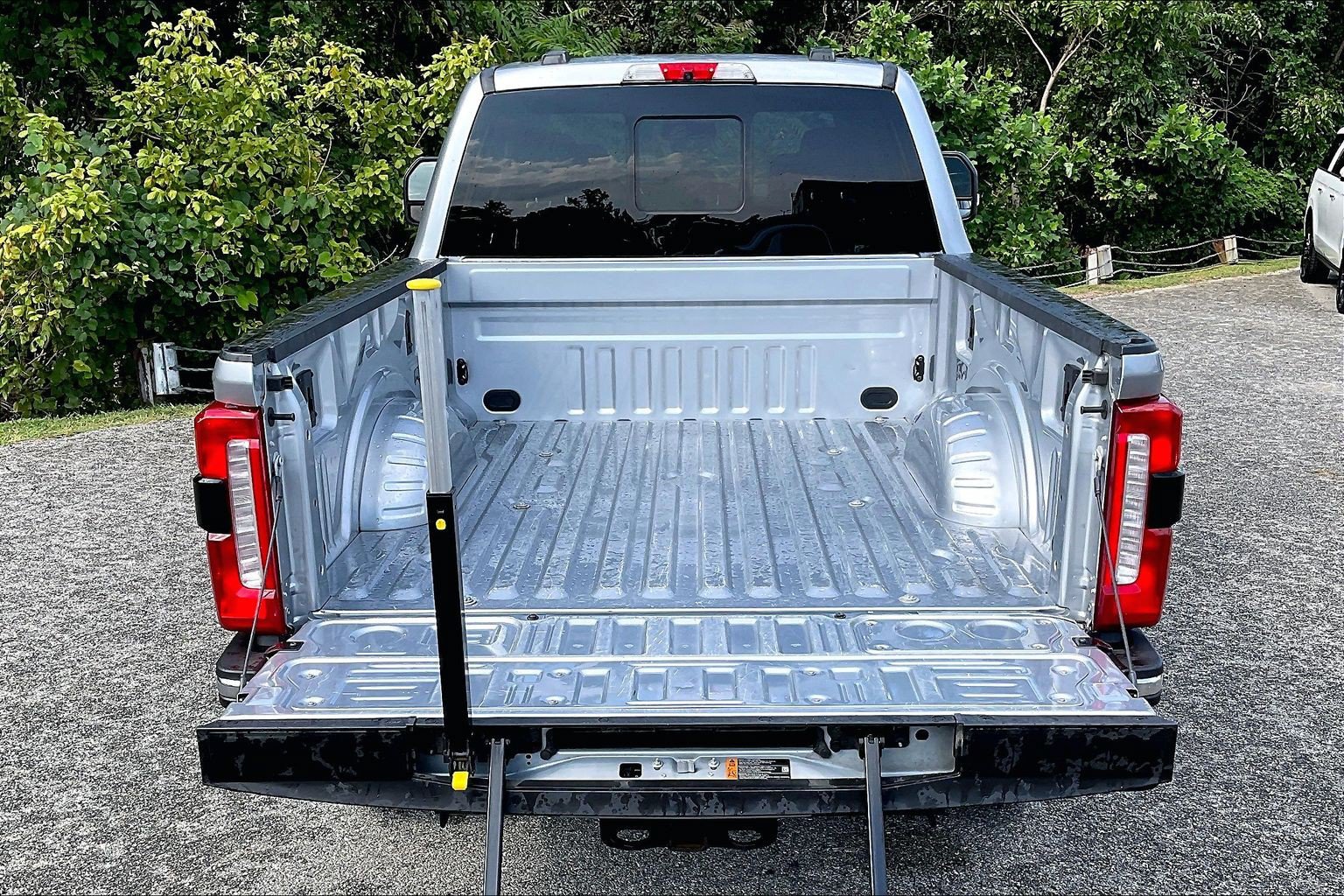 Used 2024 Ford F350 Lariat w/ Lariat Ultimate Package AWD/4WD image 35