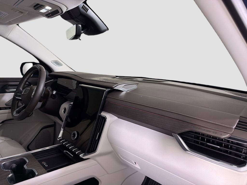 Used 2024 GMC Acadia Denali w/ Super Cruise Package image 31