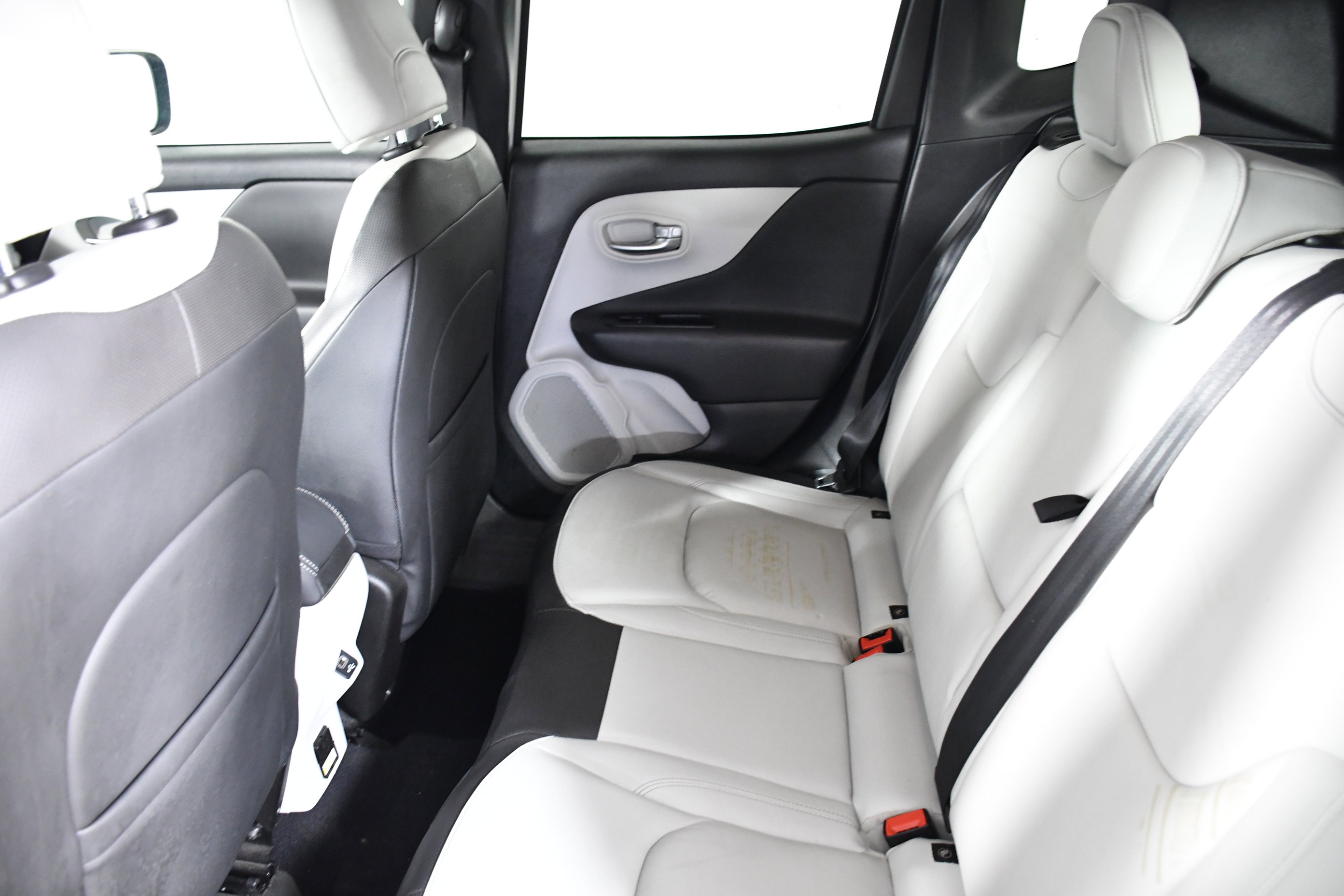 Used 2020 Jeep Renegade Limited image 22