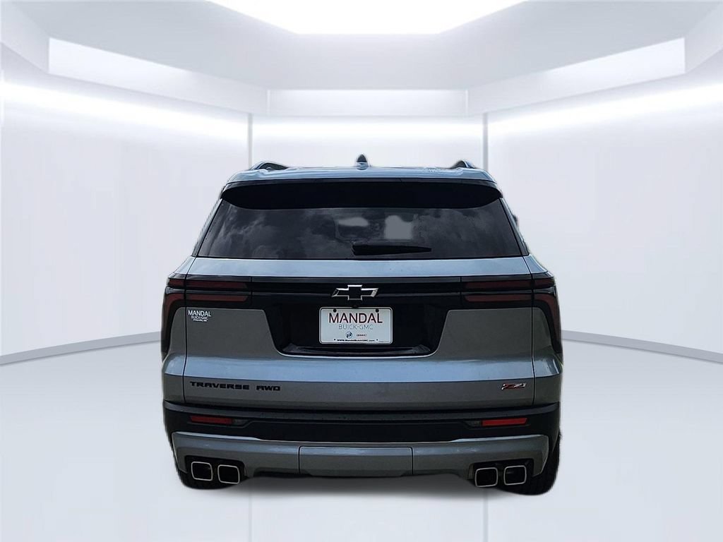 Used 2025 Chevrolet Traverse Z71 w/ LPO, Floor Liner Package AWD/4WD image 6