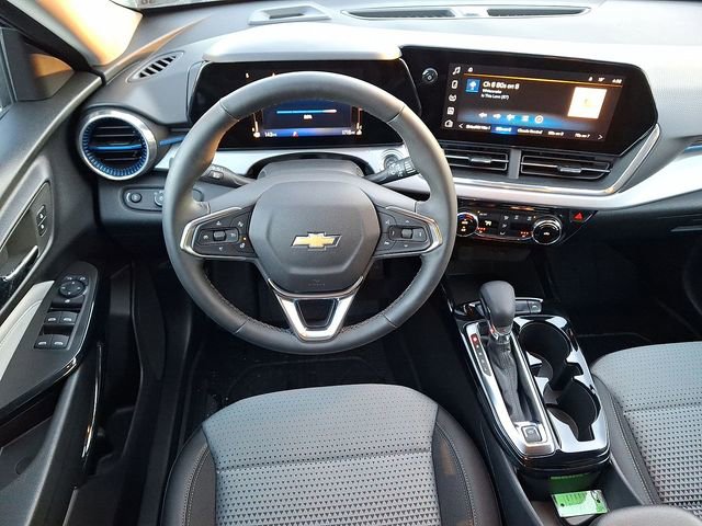 Certified 2025 Chevrolet Trax LT w/ Driver Confidence Package image 19