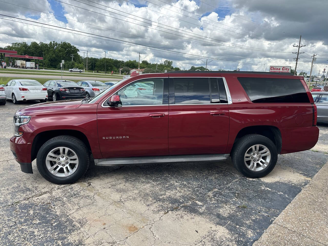 Used 2015 Chevrolet Suburban LT RWD image 6