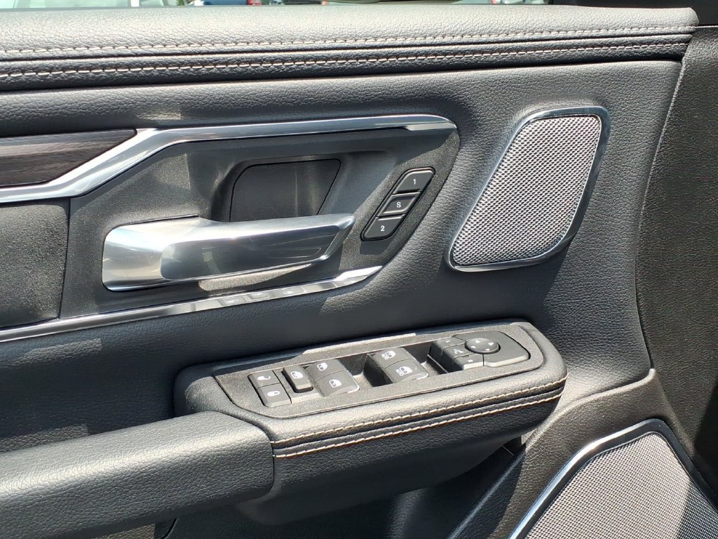 Used 2026 RAM 1500 Laramie w/ Advanced Safety Group II AWD/4WD image 4