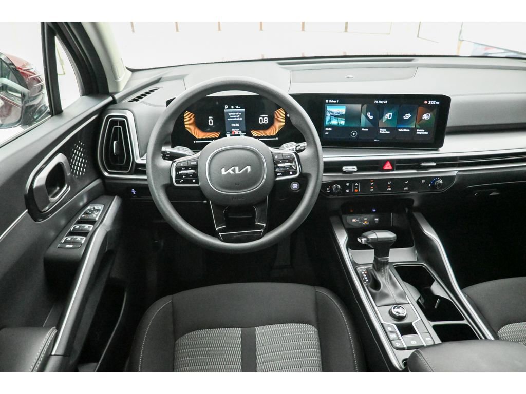 Certified 2025 Kia Sorento LX FWD image 19